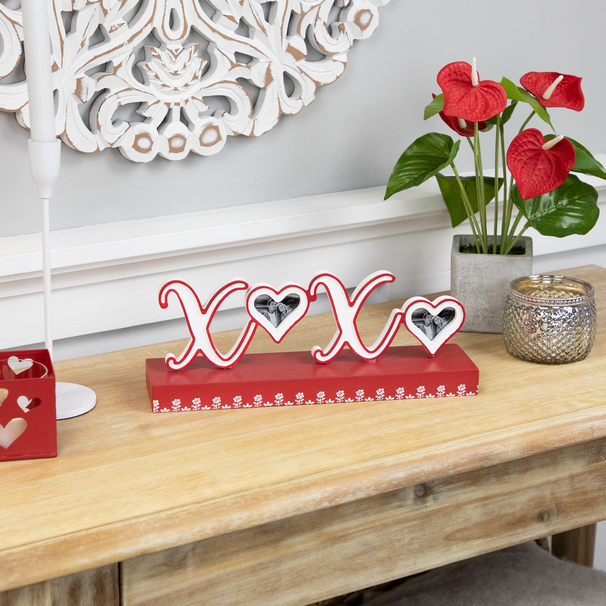 12" Valentine's Day Heart & Floral "XOXO" Photo Frame